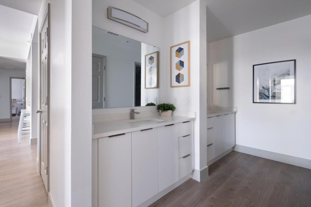 3Br Modern Downtown Apartment With Gym & Office Charlotte Eksteriør billede