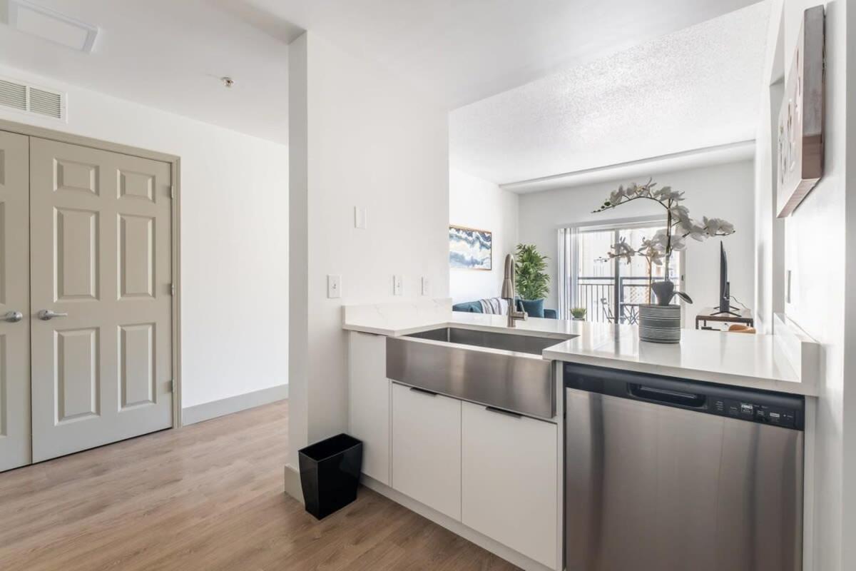 3Br Modern Downtown Apartment With Gym & Office Charlotte Eksteriør billede